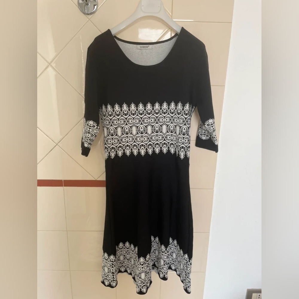Esprit Black Dress with White Ornate Design